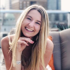 Meet your Posher, Emily